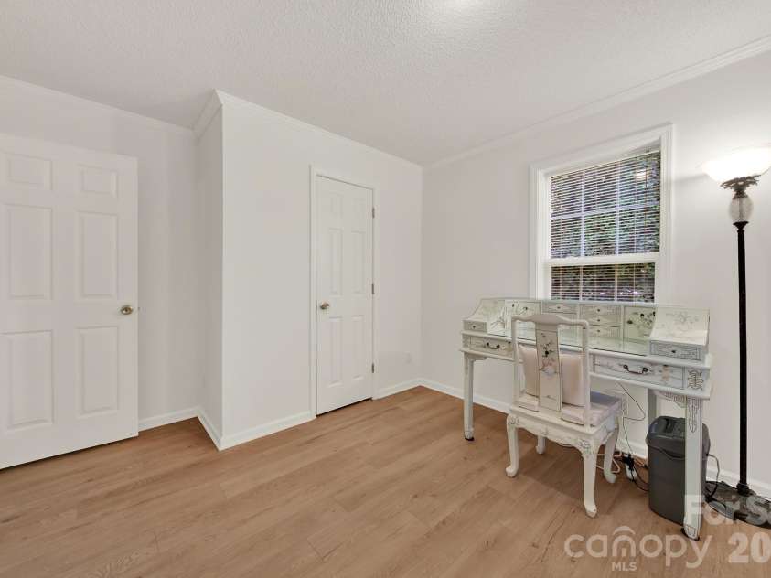 15715 Youngblood Road, Charlotte, NC 28278.  MLS# CAR4392461, YatesRealty ID 36440. 