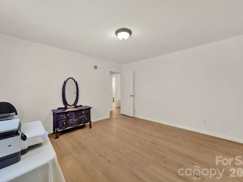 15715 Youngblood Road, Charlotte, NC 28278.  MLS# CAR4392461, YatesRealty ID 36440. 