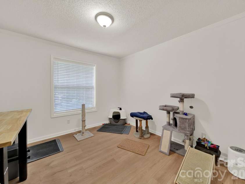 15715 Youngblood Road, Charlotte, NC 28278.  MLS# CAR4392461, YatesRealty ID 36440. 