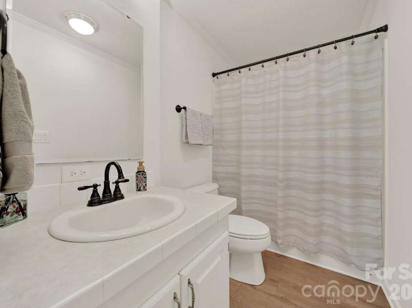 15715 Youngblood Road, Charlotte, NC 28278.  MLS# CAR4392461, YatesRealty ID 36440. 