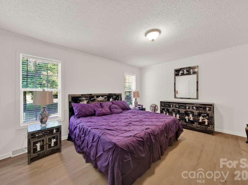 15715 Youngblood Road, Charlotte, NC 28278.  MLS# CAR4392461, YatesRealty ID 36440. 