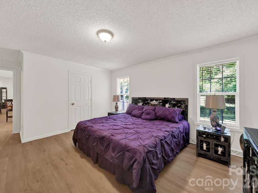 15715 Youngblood Road, Charlotte, NC 28278.  MLS# CAR4392461, YatesRealty ID 36440. 