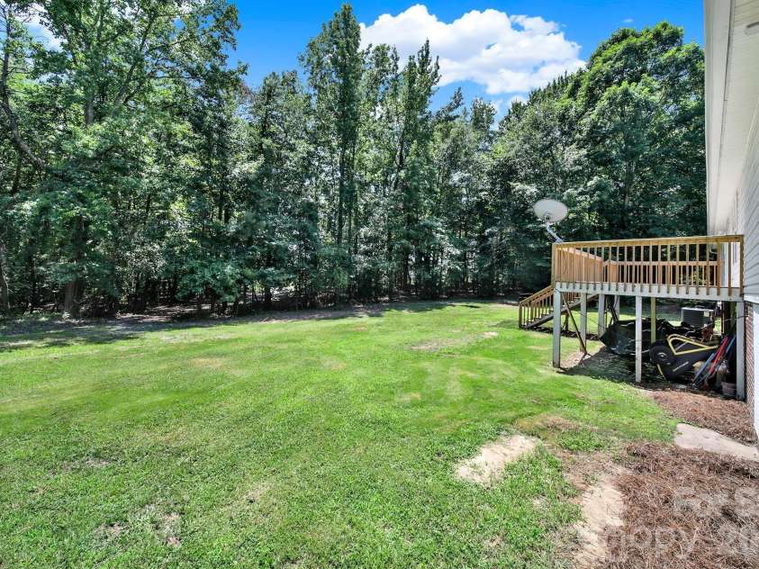 15715 Youngblood Road, Charlotte, NC 28278.  MLS# CAR4392461, YatesRealty ID 36440. 