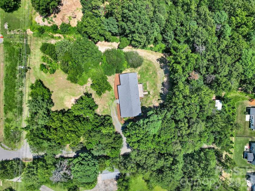 15715 Youngblood Road, Charlotte, NC 28278.  MLS# CAR4392461, YatesRealty ID 36440. 