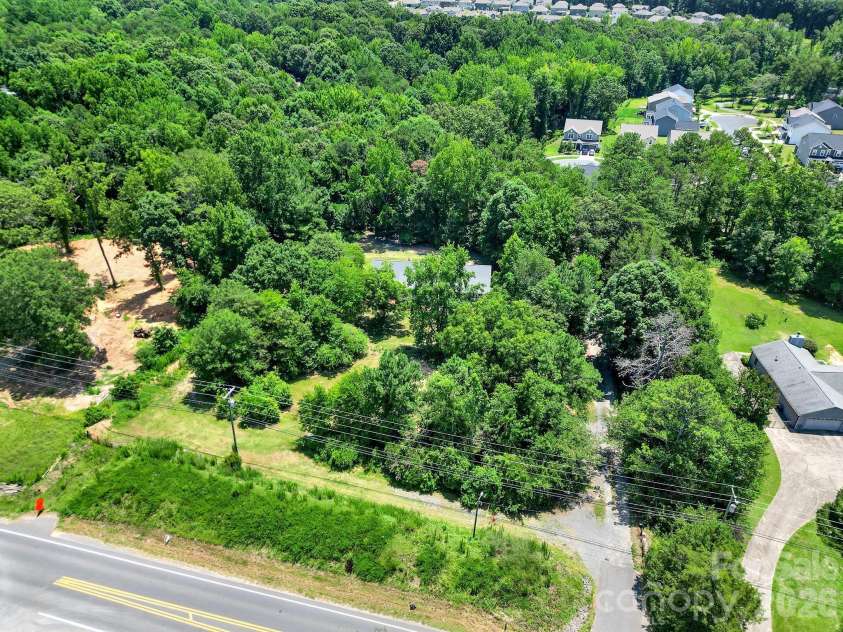 15715 Youngblood Road, Charlotte, NC 28278.  MLS# CAR4392461, YatesRealty ID 36440. 