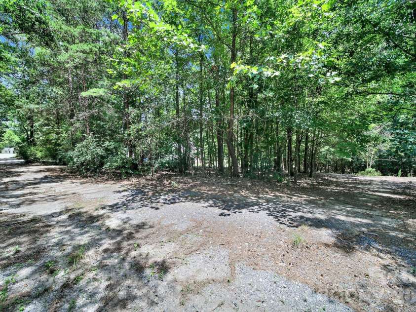 15715 Youngblood Road, Charlotte, NC 28278.  MLS# CAR4392461, YatesRealty ID 36440. 