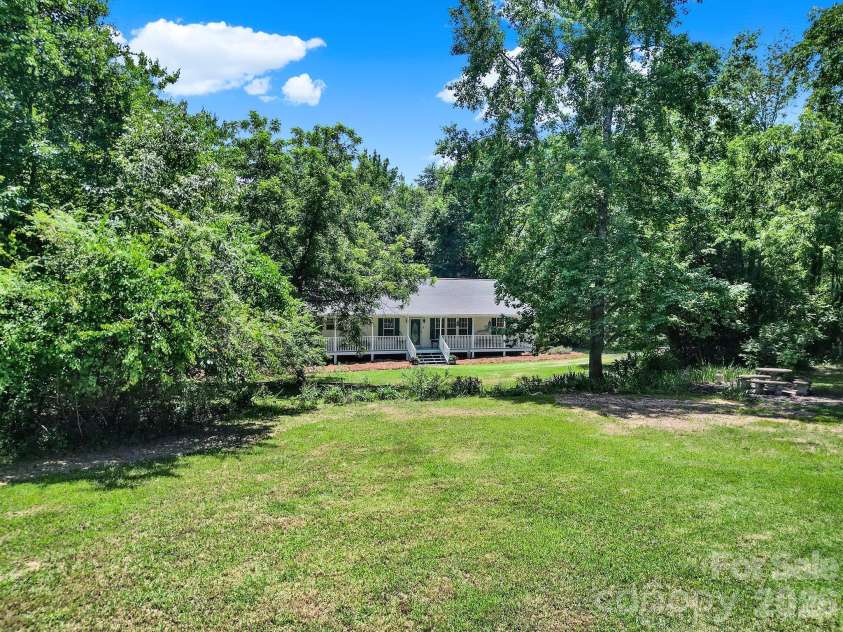 15715 Youngblood Road, Charlotte, NC 28278.  MLS# CAR4392461, YatesRealty ID 36440. 
