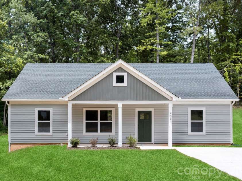 404 Brice Street, Kings Mountain, NC 28086.  MLS# CAR4387371, YatesRealty ID 36441. 