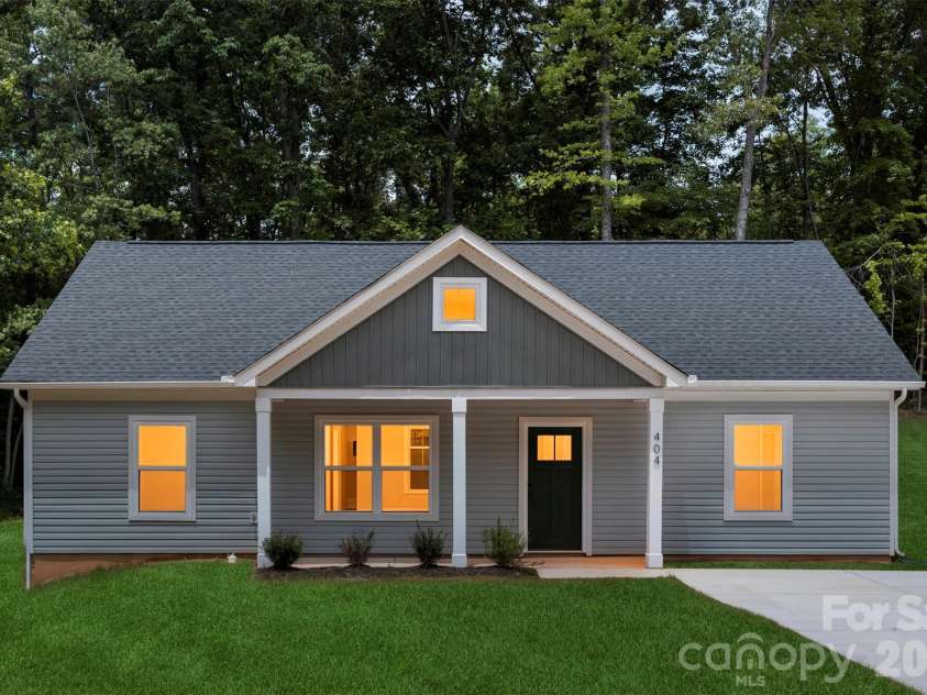 404 Brice Street, Kings Mountain, NC 28086.  MLS# CAR4387371, YatesRealty ID 36441. 
