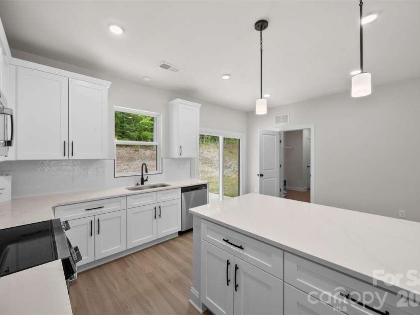 404 Brice Street, Kings Mountain, NC 28086.  MLS# CAR4387371, YatesRealty ID 36441. 