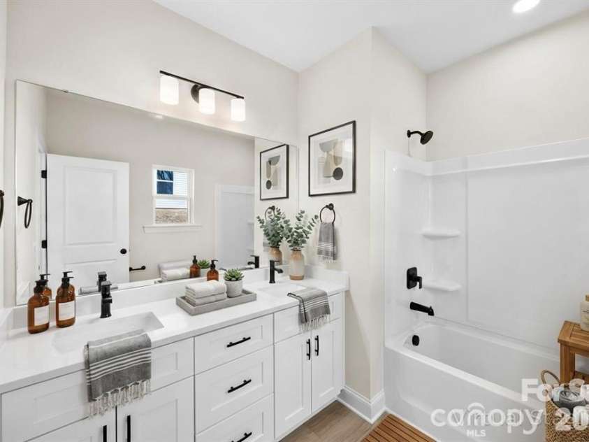 404 Brice Street, Kings Mountain, NC 28086.  MLS# CAR4387371, YatesRealty ID 36441. 