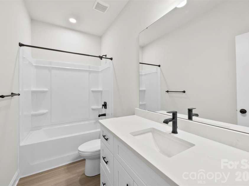 404 Brice Street, Kings Mountain, NC 28086.  MLS# CAR4387371, YatesRealty ID 36441. 