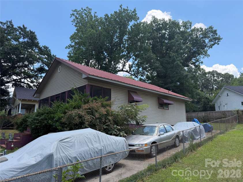349 Ligon Street, Greenville, SC 29605.  MLS# CAR4401591, YatesRealty ID 36444. Right side