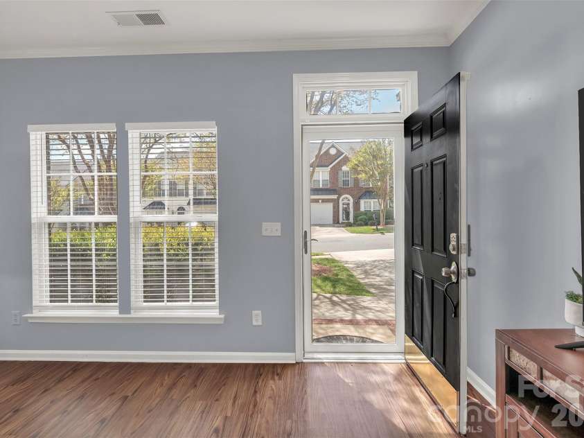1802 Robinwood Village Drive, Gastonia, NC 28054.  MLS# CAR4382880, YatesRealty ID 36445. 