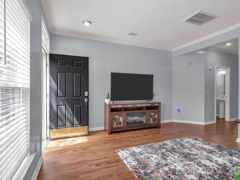 1802 Robinwood Village Drive, Gastonia, NC 28054.  MLS# CAR4382880, YatesRealty ID 36445. 