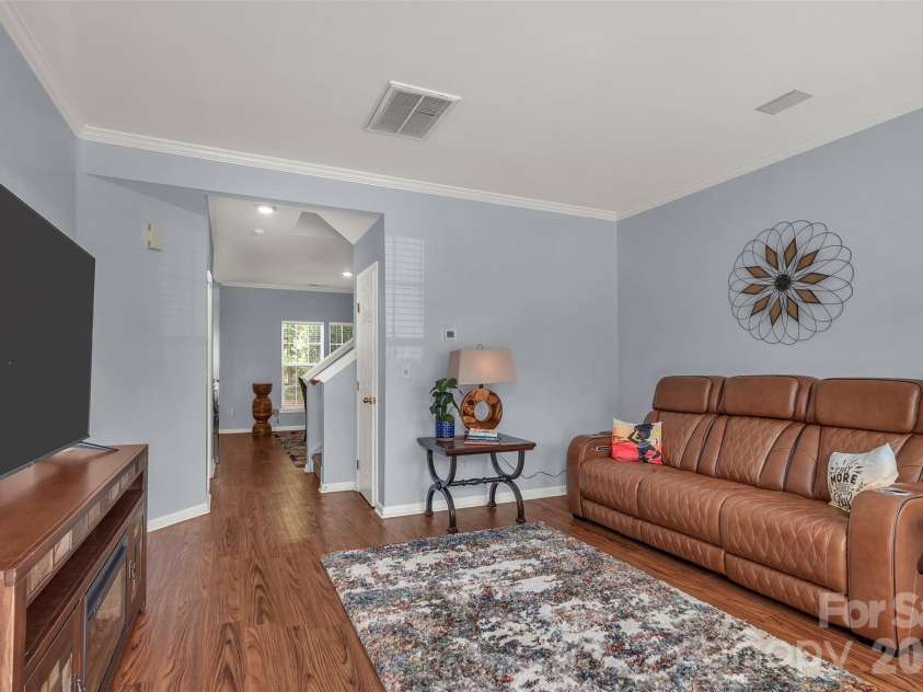 1802 Robinwood Village Drive, Gastonia, NC 28054.  MLS# CAR4382880, YatesRealty ID 36445. 