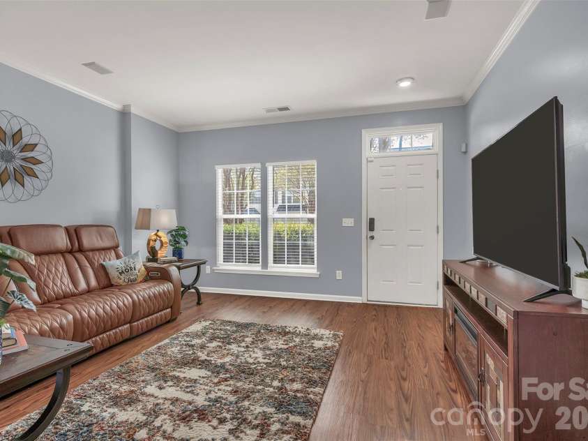 1802 Robinwood Village Drive, Gastonia, NC 28054.  MLS# CAR4382880, YatesRealty ID 36445. 