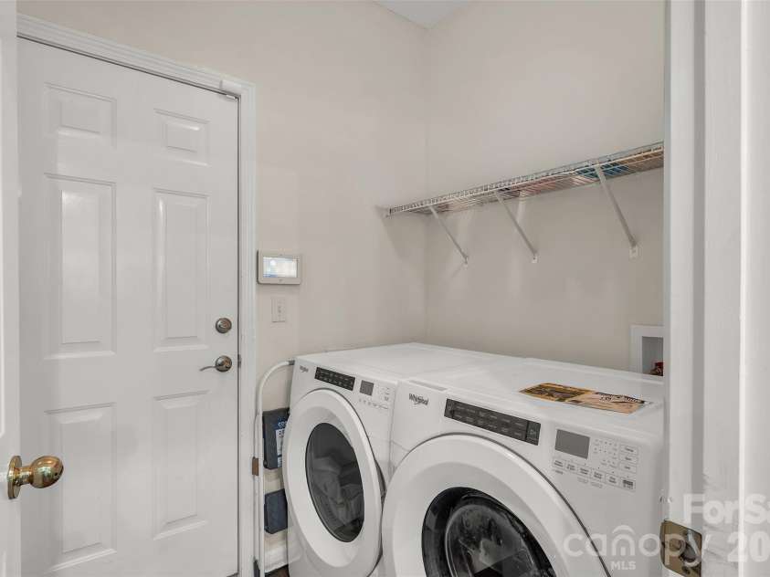 1802 Robinwood Village Drive, Gastonia, NC 28054.  MLS# CAR4382880, YatesRealty ID 36445. 
