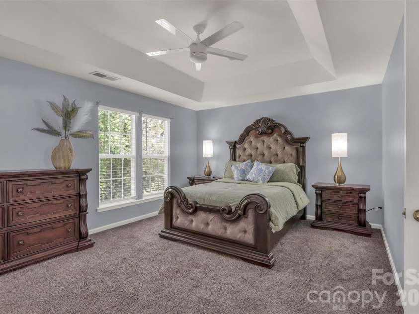 1802 Robinwood Village Drive, Gastonia, NC 28054.  MLS# CAR4382880, YatesRealty ID 36445. 