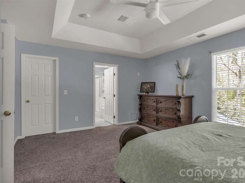 1802 Robinwood Village Drive, Gastonia, NC 28054.  MLS# CAR4382880, YatesRealty ID 36445. 