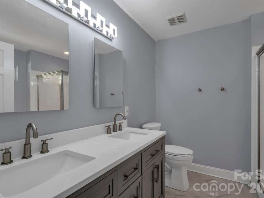 1802 Robinwood Village Drive, Gastonia, NC 28054.  MLS# CAR4382880, YatesRealty ID 36445. 