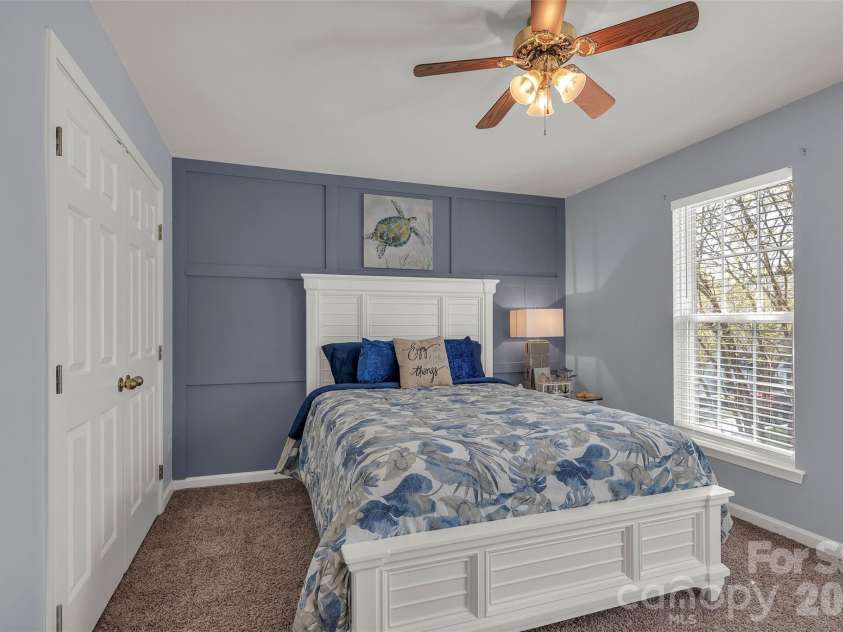 1802 Robinwood Village Drive, Gastonia, NC 28054.  MLS# CAR4382880, YatesRealty ID 36445. 