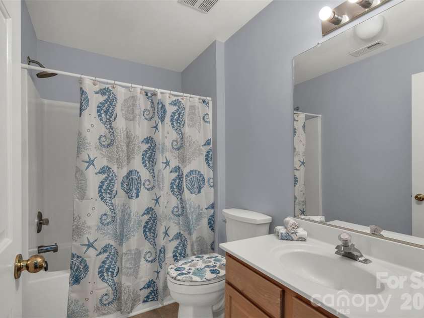 1802 Robinwood Village Drive, Gastonia, NC 28054.  MLS# CAR4382880, YatesRealty ID 36445. 