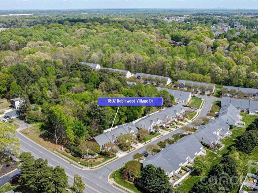 1802 Robinwood Village Drive, Gastonia, NC 28054.  MLS# CAR4382880, YatesRealty ID 36445. 