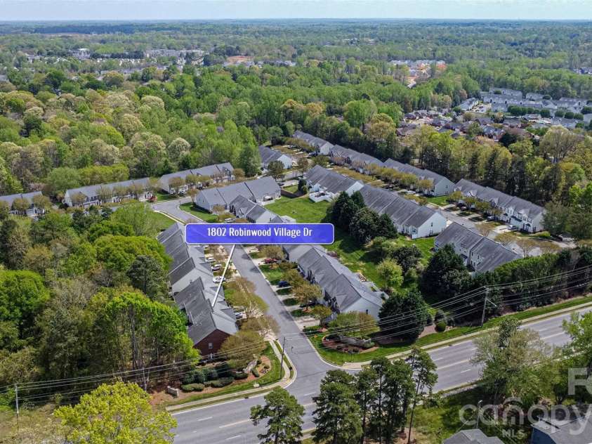 1802 Robinwood Village Drive, Gastonia, NC 28054.  MLS# CAR4382880, YatesRealty ID 36445. 