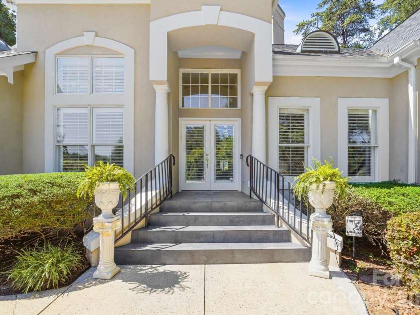 18330 Scotscraig Lane, Cornelius, NC 28031.  MLS# CAR4395358, YatesRealty ID 36447. 