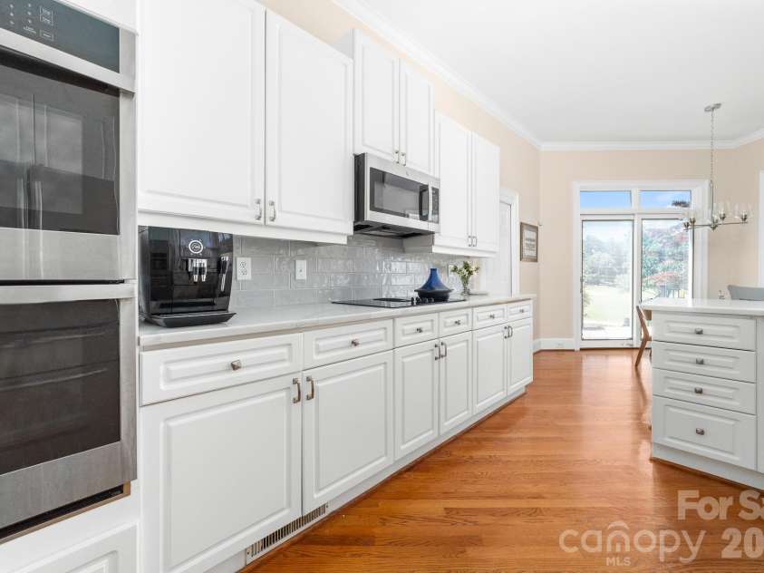 18330 Scotscraig Lane, Cornelius, NC 28031.  MLS# CAR4395358, YatesRealty ID 36447. 