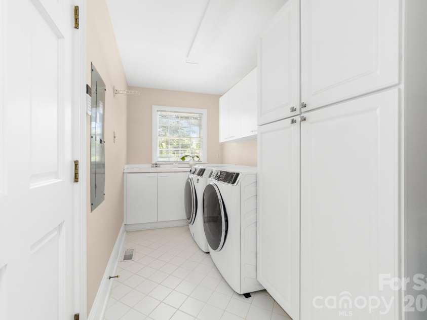 18330 Scotscraig Lane, Cornelius, NC 28031.  MLS# CAR4395358, YatesRealty ID 36447. 