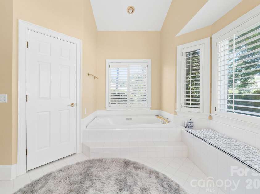 18330 Scotscraig Lane, Cornelius, NC 28031.  MLS# CAR4395358, YatesRealty ID 36447. 