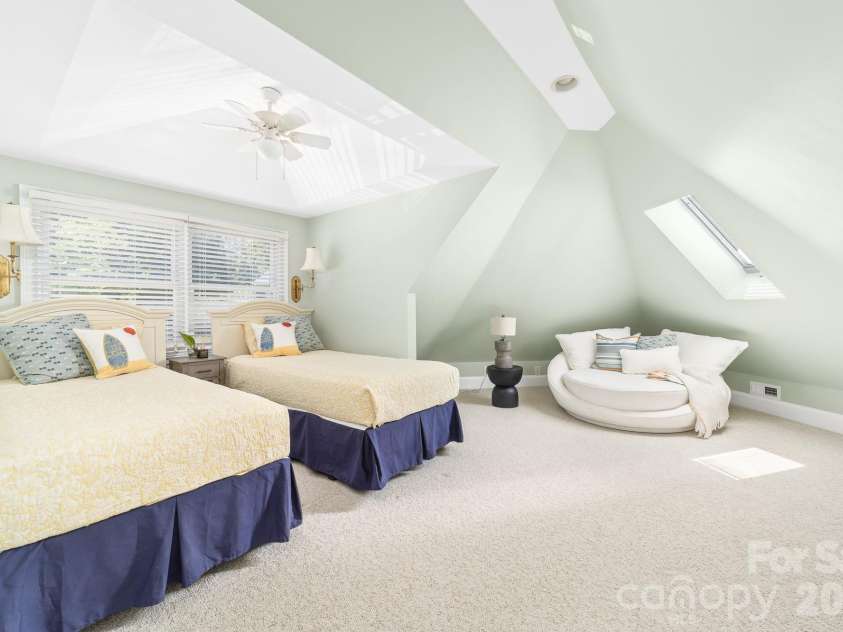 18330 Scotscraig Lane, Cornelius, NC 28031.  MLS# CAR4395358, YatesRealty ID 36447. 