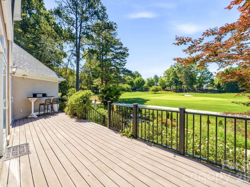 18330 Scotscraig Lane, Cornelius, NC 28031.  MLS# CAR4395358, YatesRealty ID 36447. 