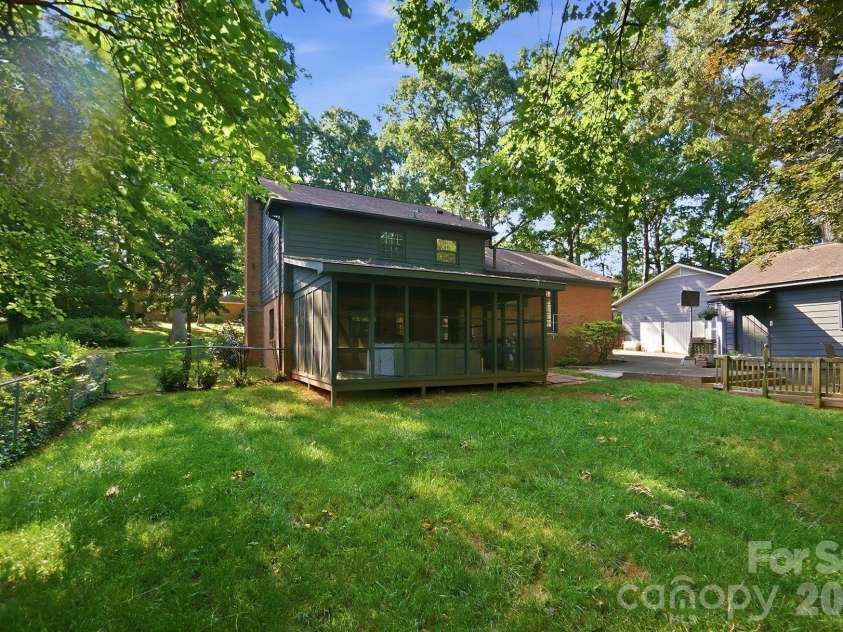 4515 Easthaven Drive, Charlotte, NC 28212.  MLS# CAR4400459, YatesRealty ID 36449. Backyard