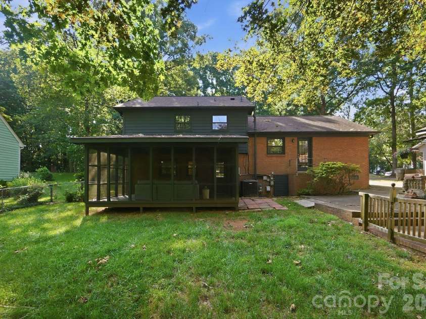 4515 Easthaven Drive, Charlotte, NC 28212.  MLS# CAR4400459, YatesRealty ID 36449. Backyard
