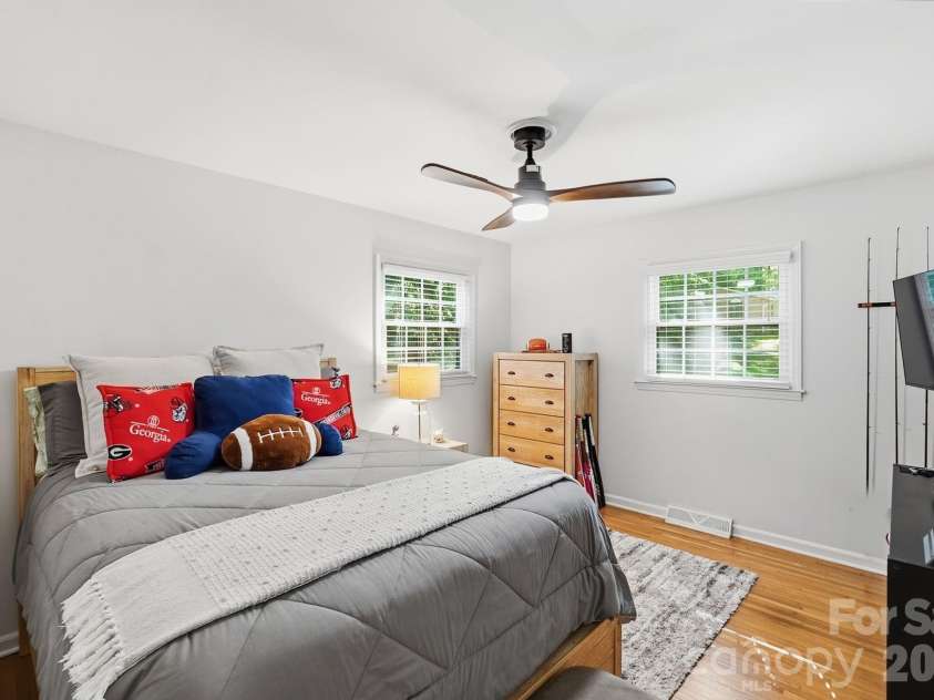 4515 Easthaven Drive, Charlotte, NC 28212.  MLS# CAR4400459, YatesRealty ID 36449. Bedroom 3