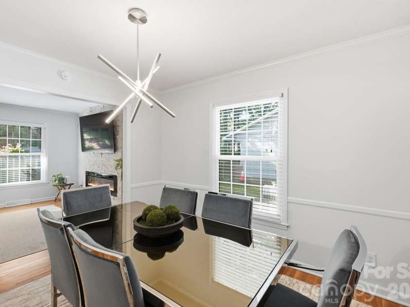 4515 Easthaven Drive, Charlotte, NC 28212.  MLS# CAR4400459, YatesRealty ID 36449. Dining Room