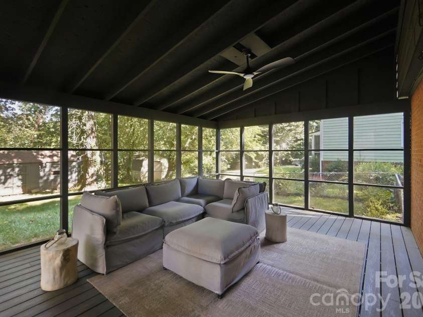 4515 Easthaven Drive, Charlotte, NC 28212.  MLS# CAR4400459, YatesRealty ID 36449. Sunroom