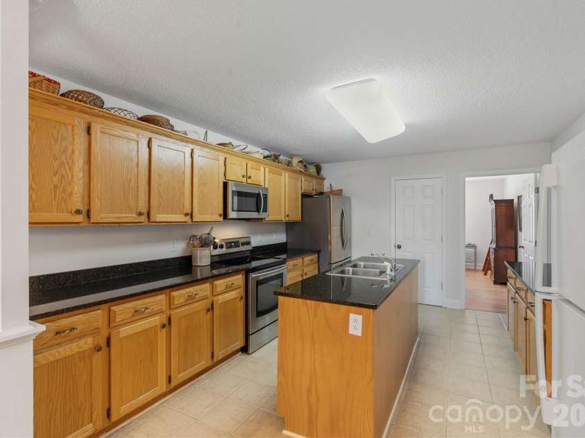 3656 Woodgreen Drive, Lincolnton, NC 28092.  MLS# CAR4403156, YatesRealty ID 36451. 