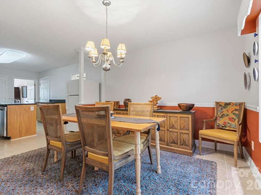 3656 Woodgreen Drive, Lincolnton, NC 28092.  MLS# CAR4403156, YatesRealty ID 36451. Focused Casual Dining View