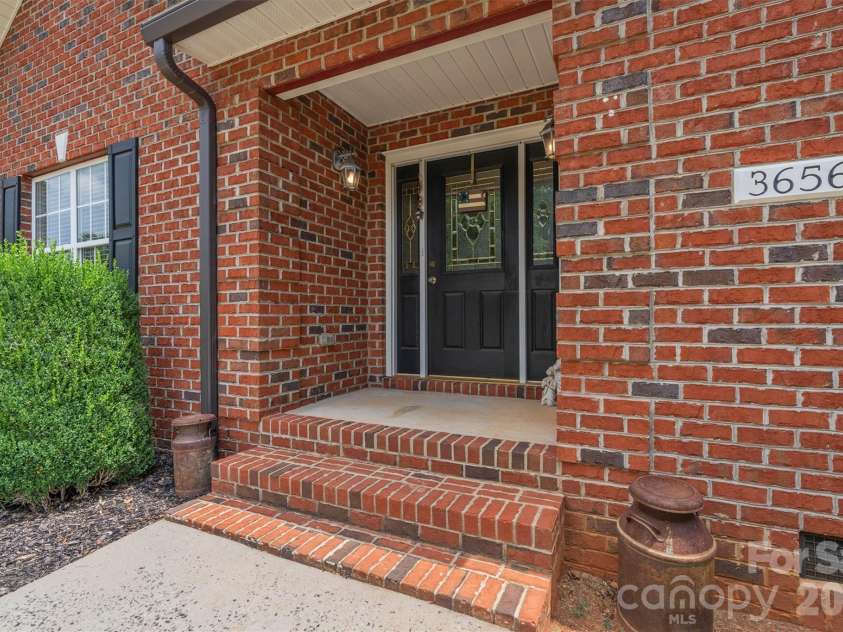 3656 Woodgreen Drive, Lincolnton, NC 28092.  MLS# CAR4403156, YatesRealty ID 36451. Focused Front Entry View