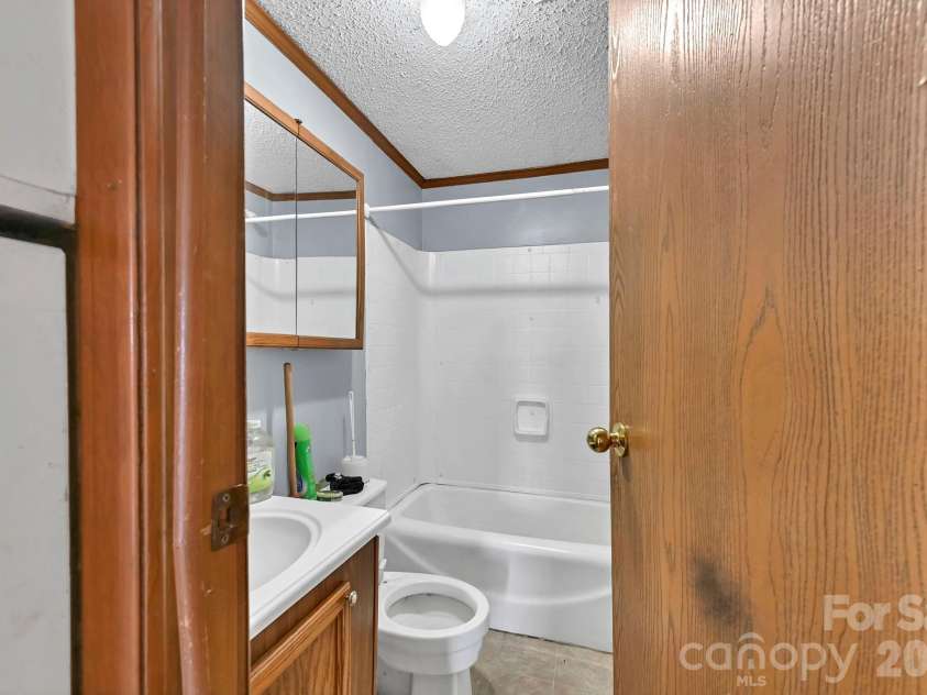 284 Paul Gosnell Road, Marshall, NC 28753.  MLS# CAR4400668, YatesRealty ID 36452. 2nd Bath