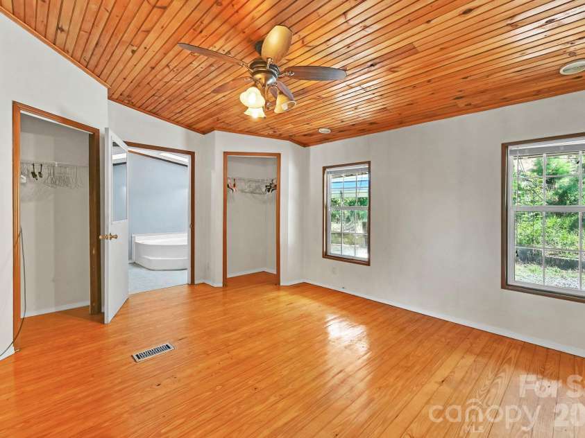 284 Paul Gosnell Road, Marshall, NC 28753.  MLS# CAR4400668, YatesRealty ID 36452. 