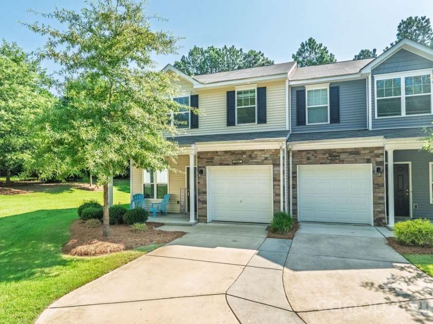 13505 Browhill Lane, Charlotte, NC 28278.  MLS# CAR4399701, YatesRealty ID 36453. 