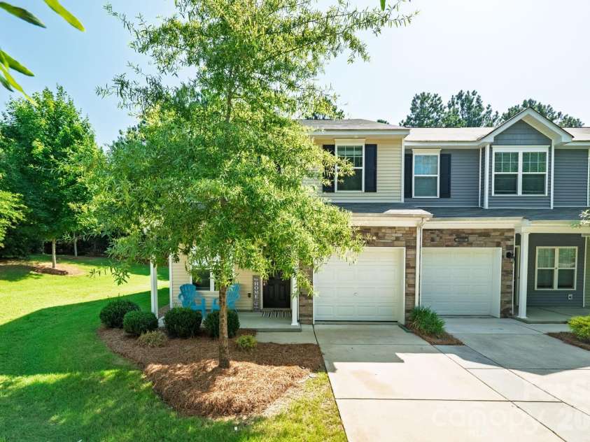 13505 Browhill Lane, Charlotte, NC 28278.  MLS# CAR4399701, YatesRealty ID 36453. 