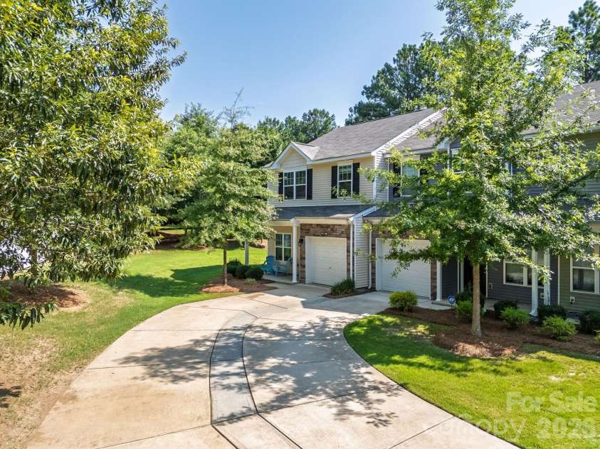 13505 Browhill Lane, Charlotte, NC 28278.  MLS# CAR4399701, YatesRealty ID 36453. 