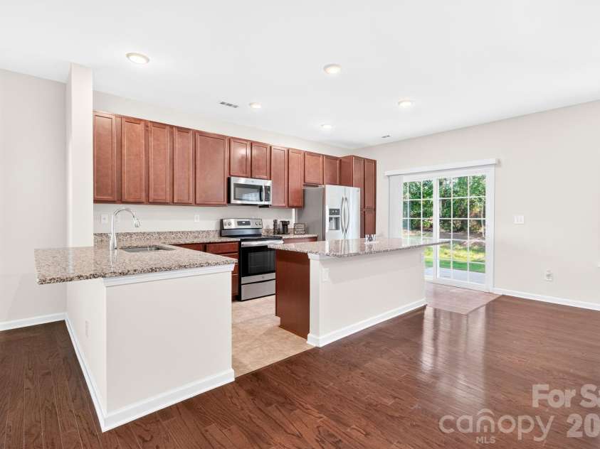 13505 Browhill Lane, Charlotte, NC 28278.  MLS# CAR4399701, YatesRealty ID 36453. 