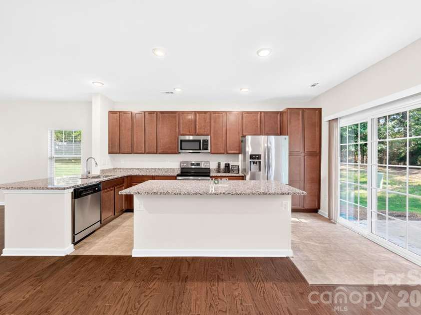 13505 Browhill Lane, Charlotte, NC 28278.  MLS# CAR4399701, YatesRealty ID 36453. 